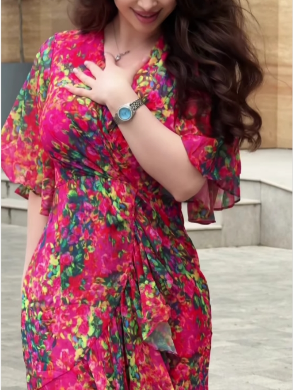 V-neck chiffon print dress with large sleeves