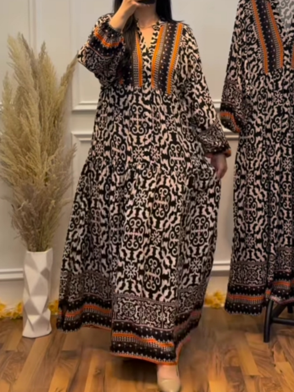 Contrast color V-neck long sleeve printed dress